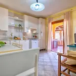 Апарт-отель In Baia De Bahas Golfo Di Маринелла