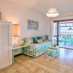 In Baia De Bahas Golfo Di Apartmanhotel