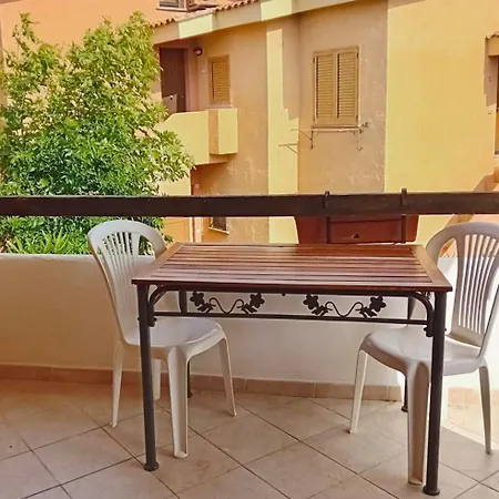 Apartments In Baia De Bahas Golfo Di Marinella Lejlighedshotel