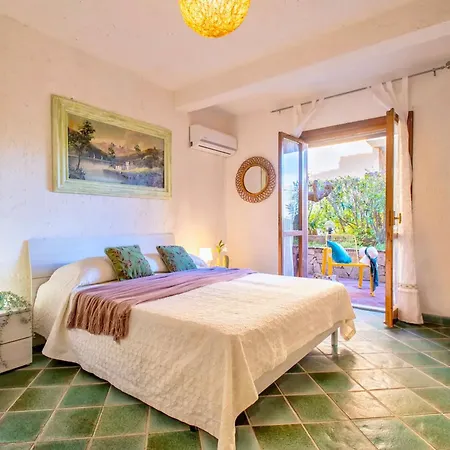 Appart hôtel In Baia De Bahas Golfo Di Marinella (Sardinia)