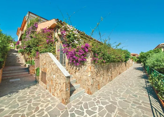 Apart Otel In Baia De Bahas Golfo Di 3*