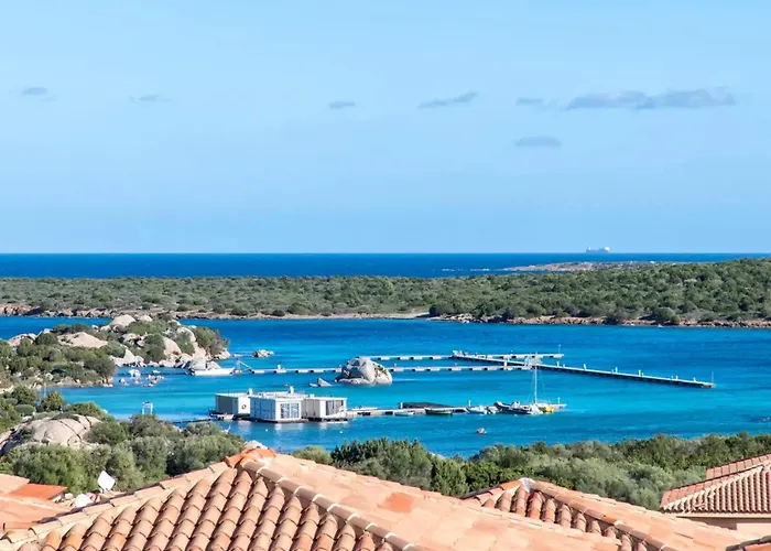 Apart Otel In Baia De Bahas Golfo Di