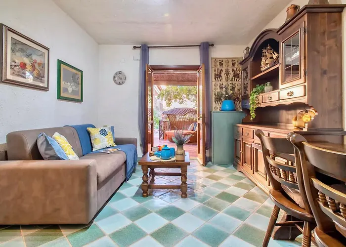 Apart Otel In Baia De Bahas Golfo Di